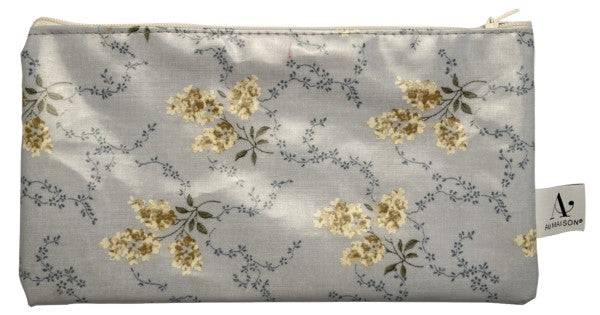 Au Maison Wachstuch Adele Light Blue Fliederblüten Blümchen hellblau, beschichtete Baumwolle