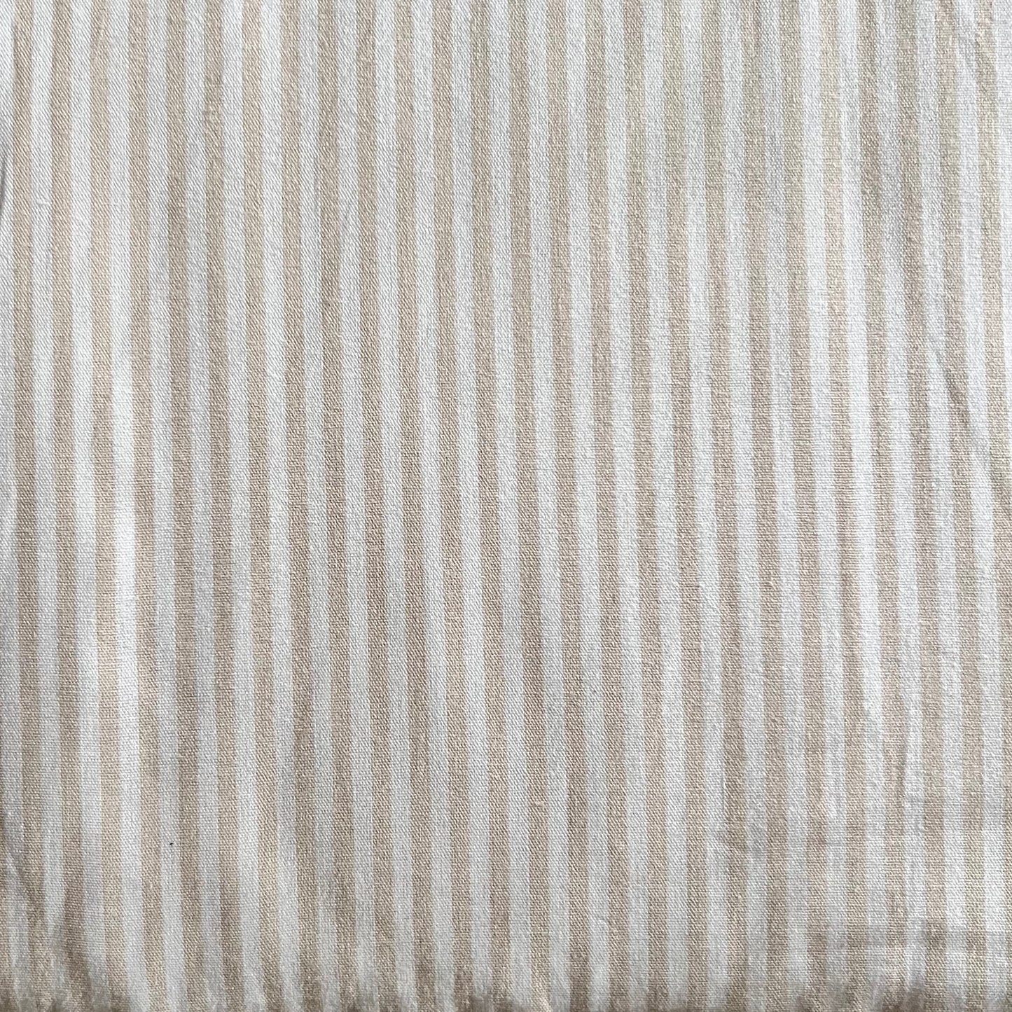 Tissu en coton BEIGE à RAYURES blanches de 3 mm, largeur 140 cm, tissu rayé
