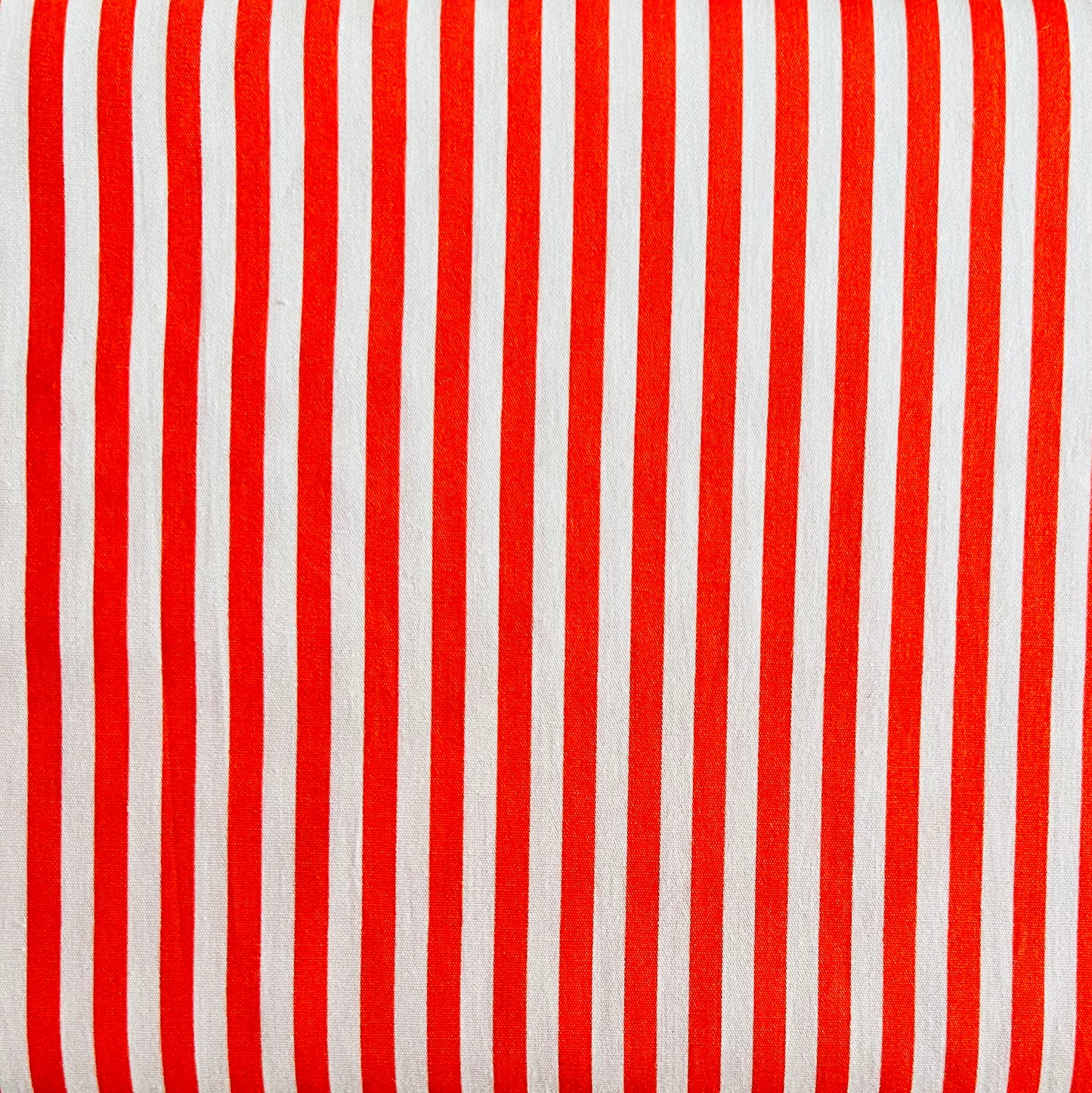 Tissu en coton ORANGE à RAYURES blanches de 5 mm, largeur 140 cm, tissu rayé