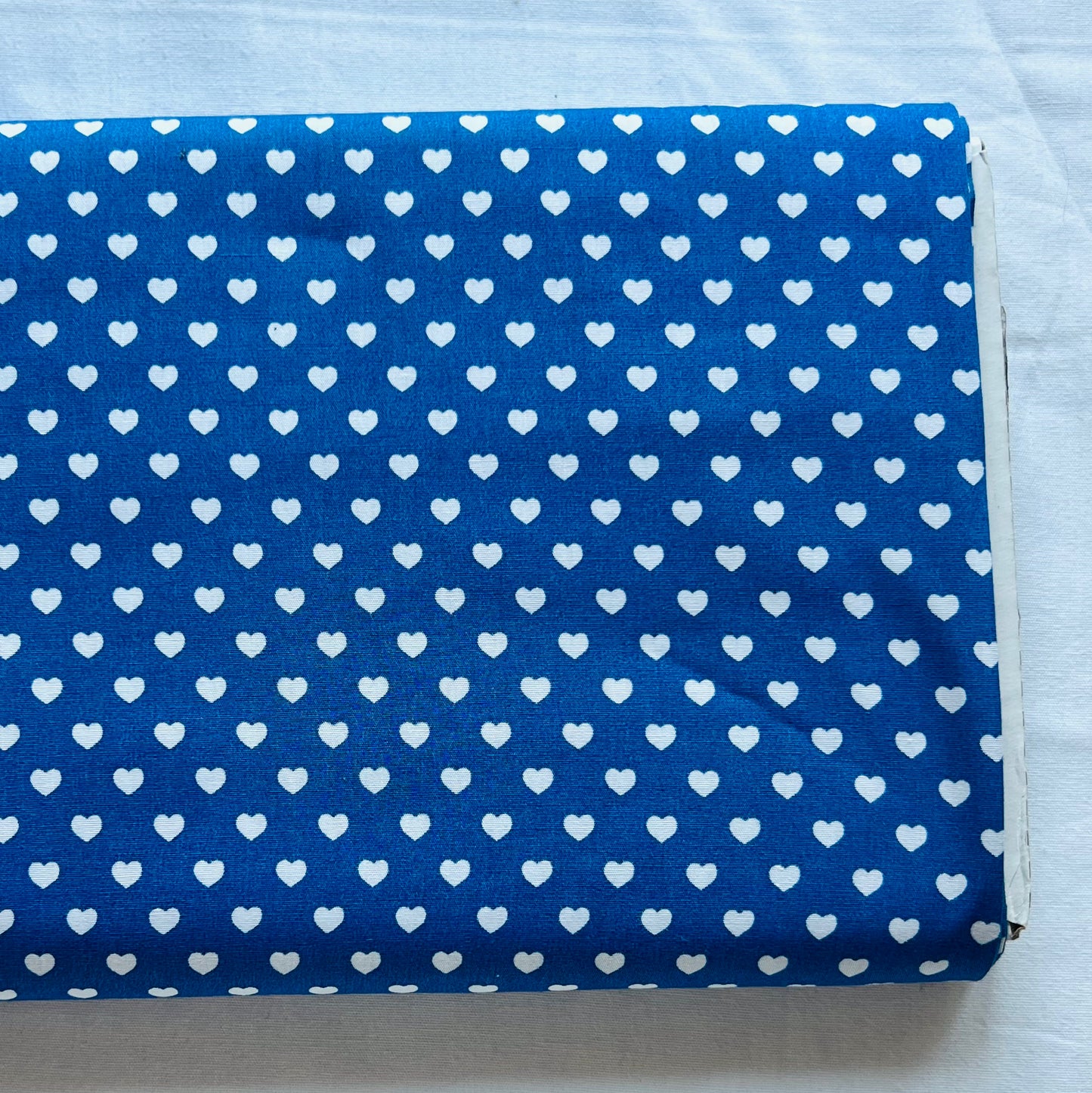 Baumwollstoff BLAU mit weißen 5 mm HERZEN, 140 cm breit, Herzenstoff