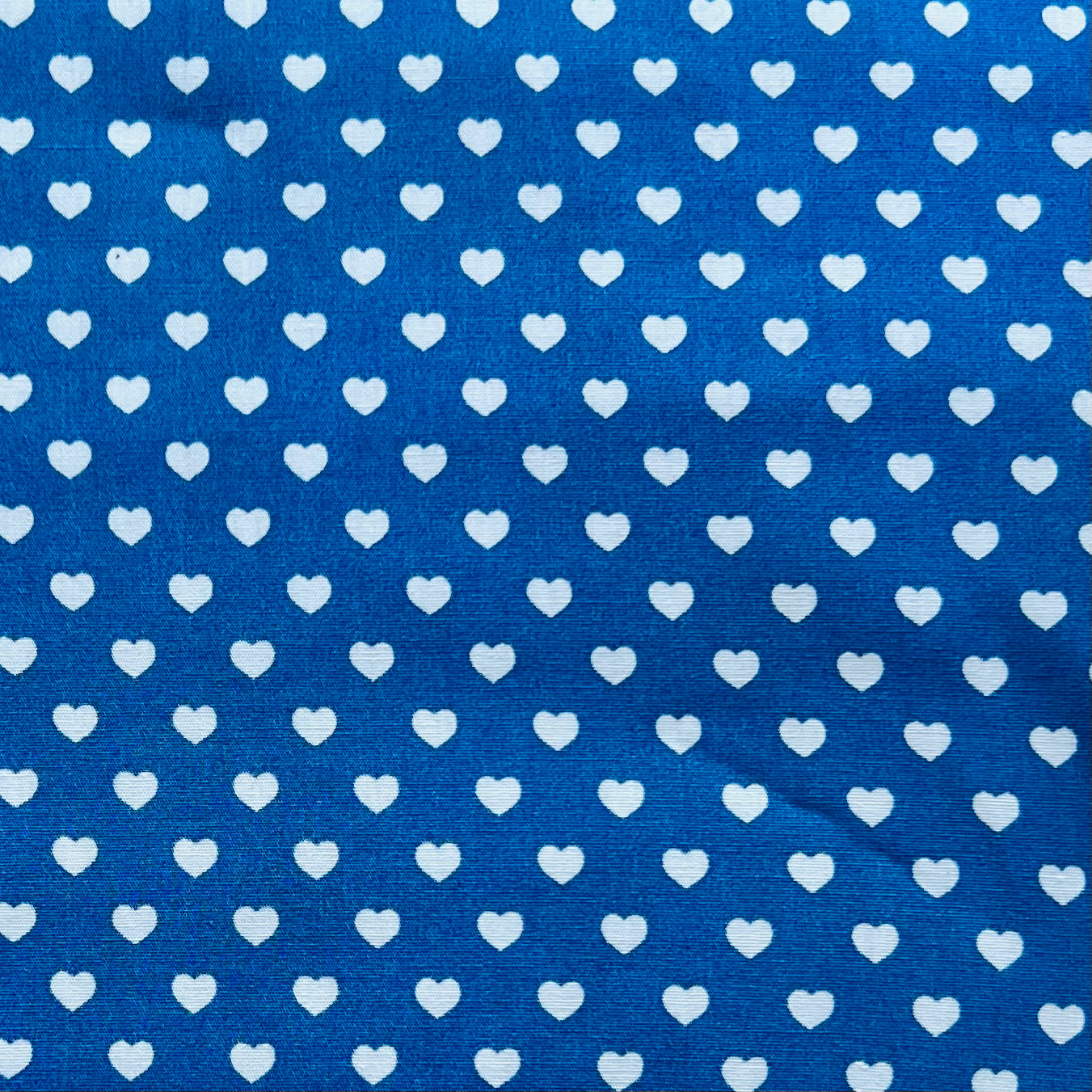 Baumwollstoff BLAU mit weißen 5 mm HERZEN, 140 cm breit, Herzenstoff
