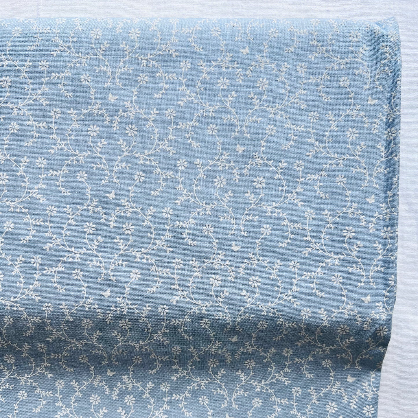 Au Maison Baumwollstoff Claire Blue Blumenstoff blau geblümt