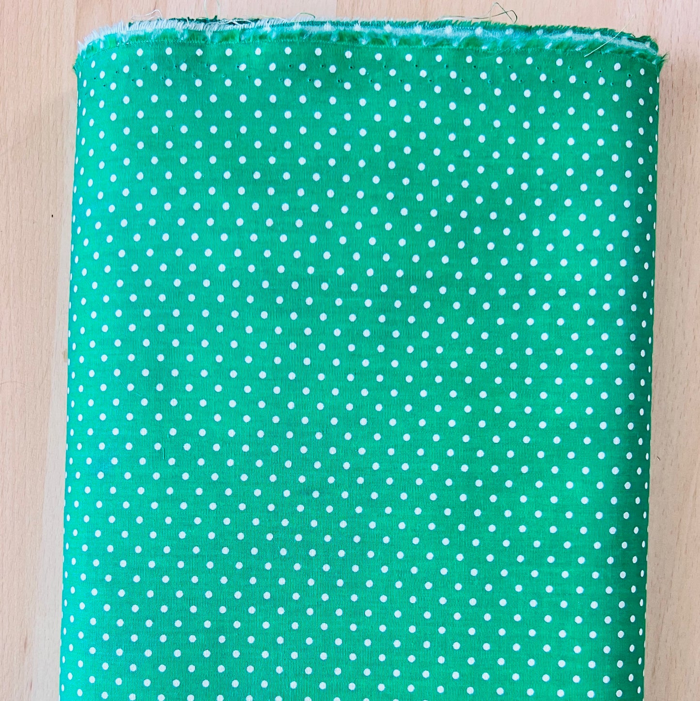 Tissu en coton VERT à pois blancs de 2 mm, largeur 140 cm, tissu à pois