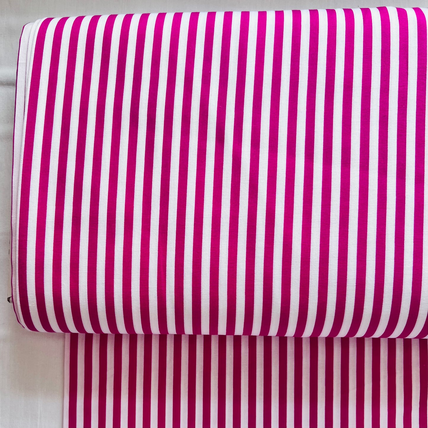 Baumwollstoff PINK mit weißen 5 mm STREIFEN, 140 cm breit, Streifenstoff