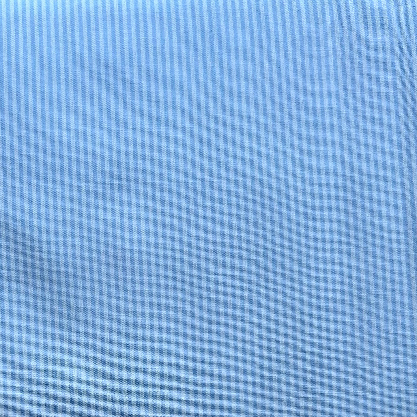 Baumwollstoff HELLBLAU mit weißen 1 mm STREIFEN, 140 cm breit, Streifenstoff