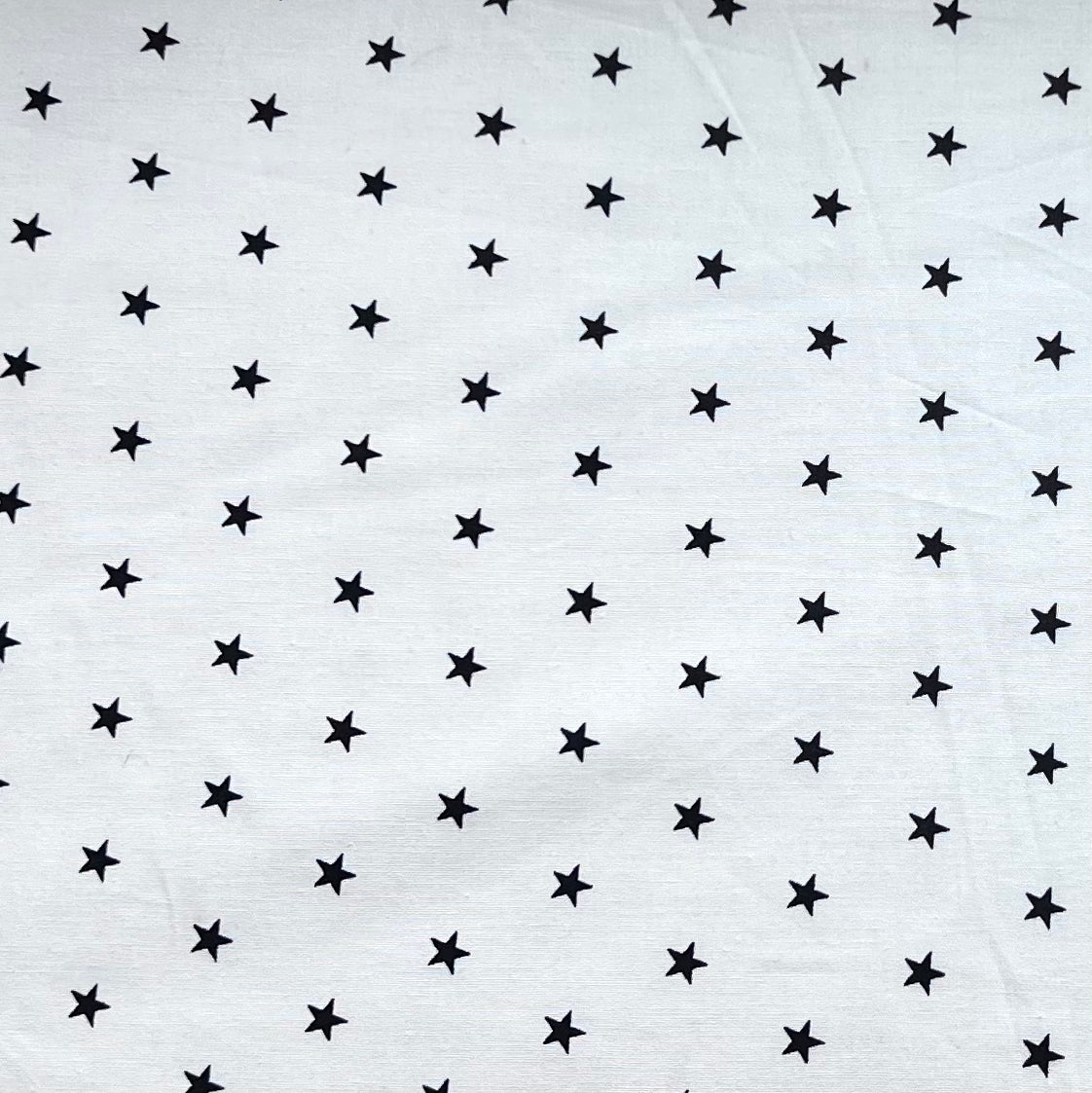 Tissu en coton BLANC avec ÉTOILES NOIRES 10 mm, 140 cm de large, tissu étoiles