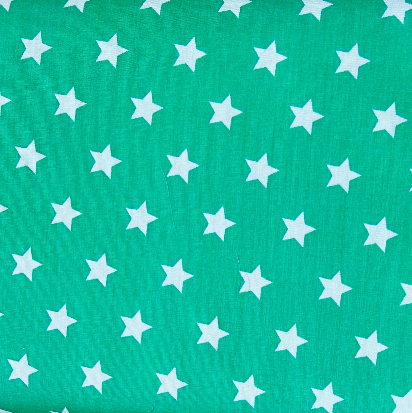 Tissu en coton VERT avec ÉTOILES BLANCHES 15 mm, 140 cm de large, tissu étoiles