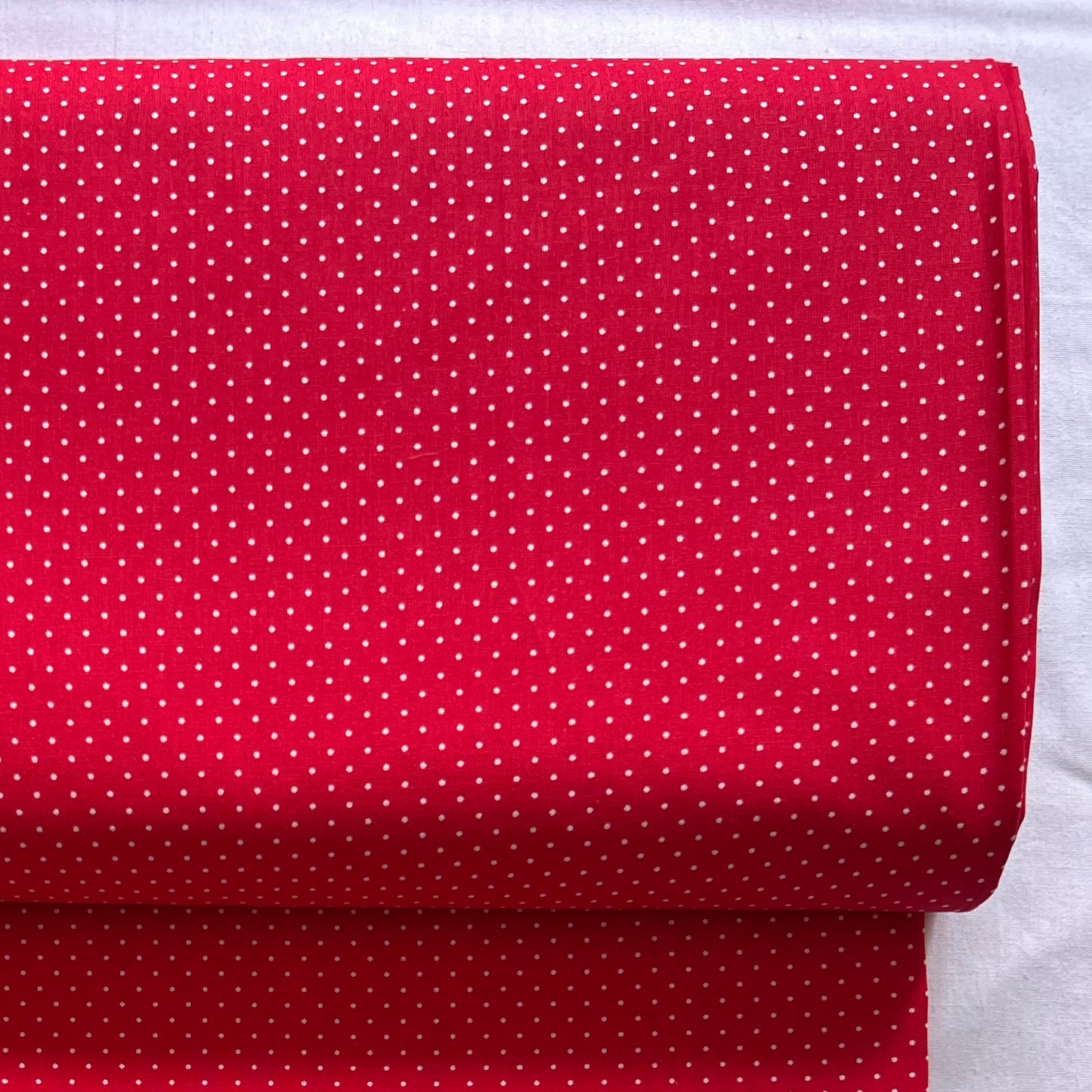Tissu en coton ROUGE à POIS blancs de 2 mm, largeur 140 cm, tissu à pois