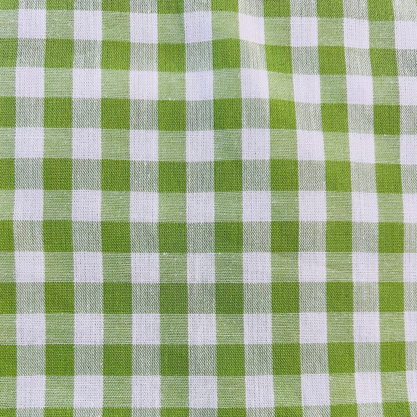 Baumwollstoff HELLGRÜN mit weißen 10 mm KAROS, 140 cm breit, Vichy Karo Karostoff Kariert