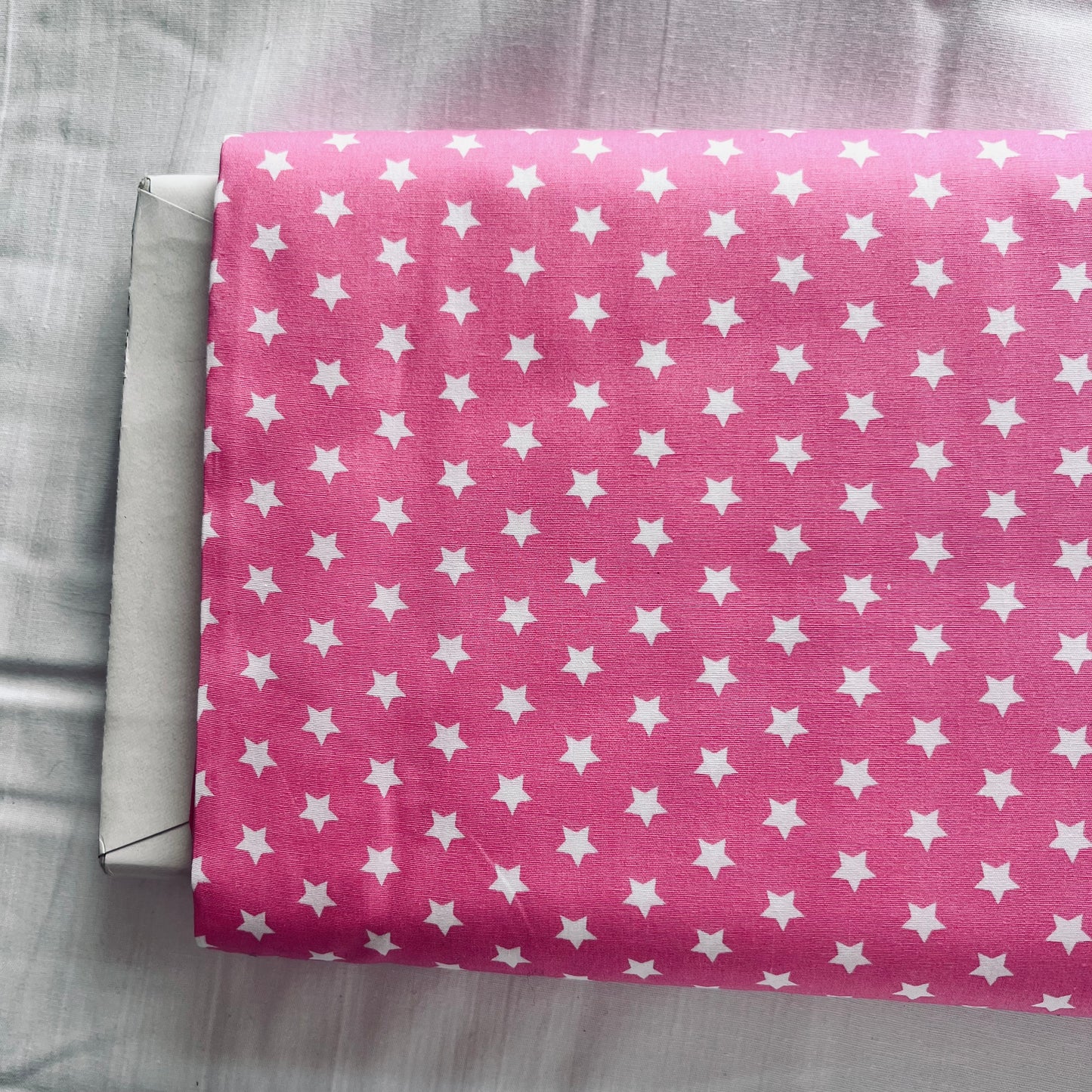 Baumwollstoff ROSA mit WEISSEN STERNEN 10 mm, 140 cm breit, Sternchenstoff