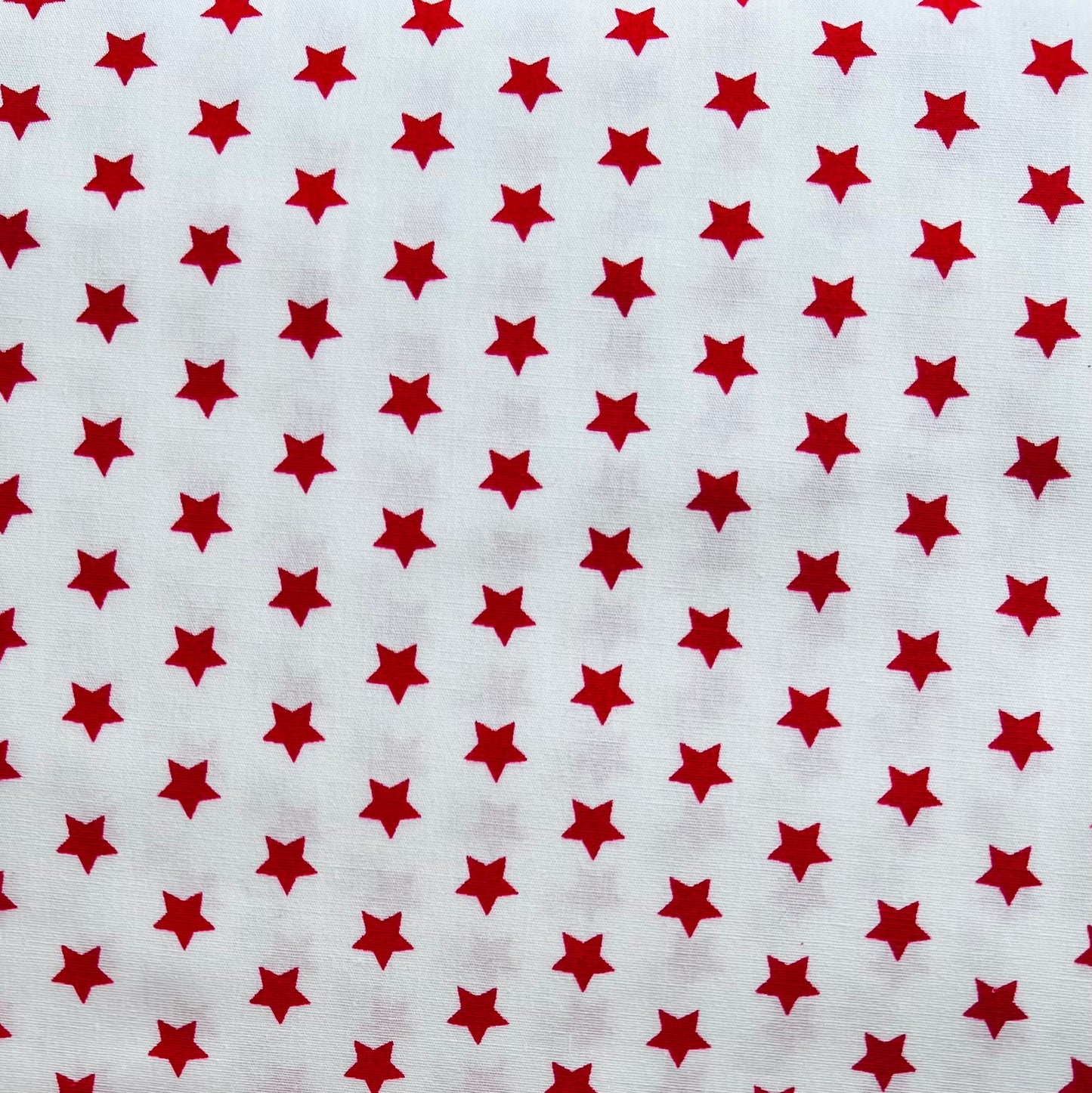 Tissu en coton BLANC avec ÉTOILES ROUGES 10 mm, 140 cm de large, tissu étoile