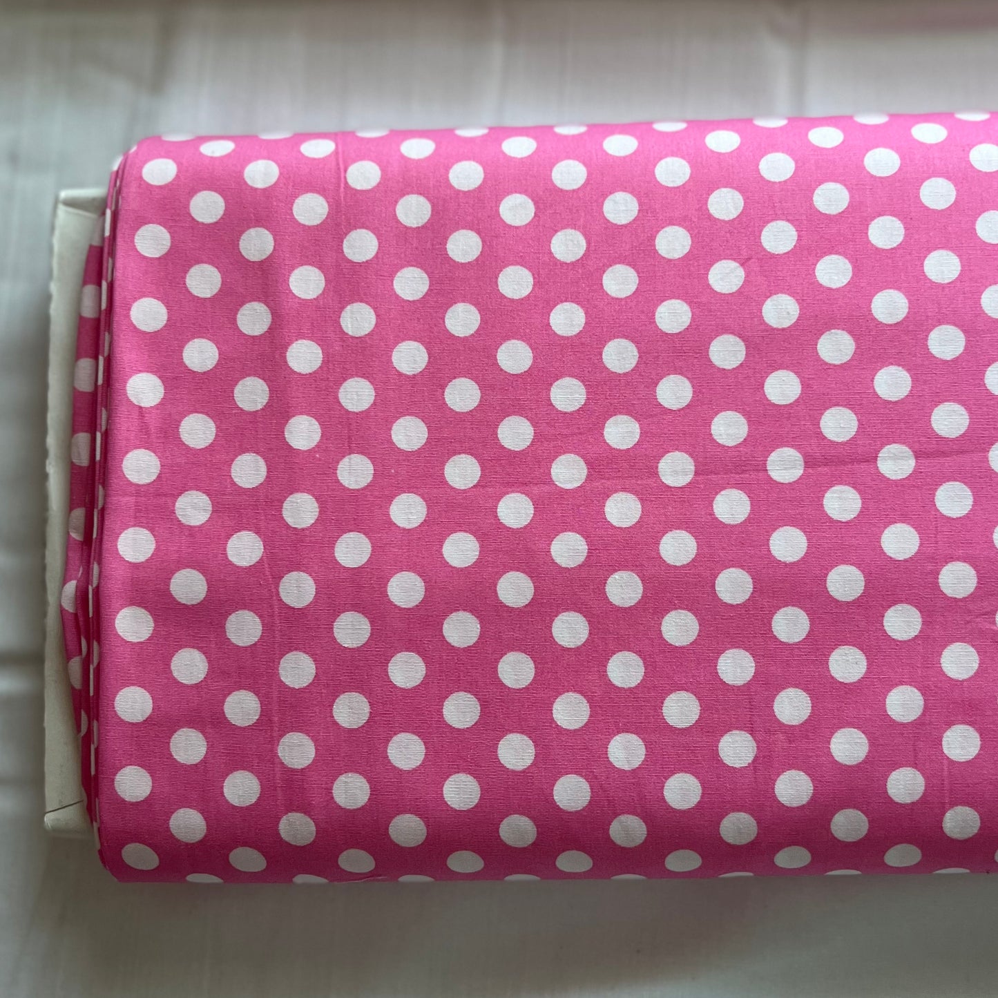 Tissu en coton ROSE à pois blancs de 7 mm, largeur 140 cm, tissu à pois