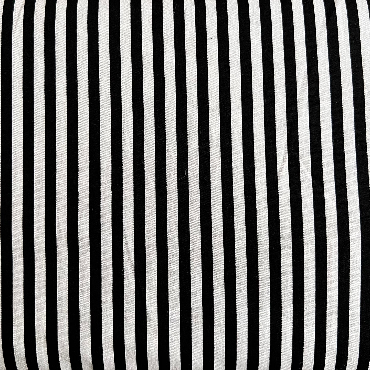 Baumwollstoff SCHWARZ mit weißen 5 mm STREIFEN, 140 cm breit, Streifenstoff