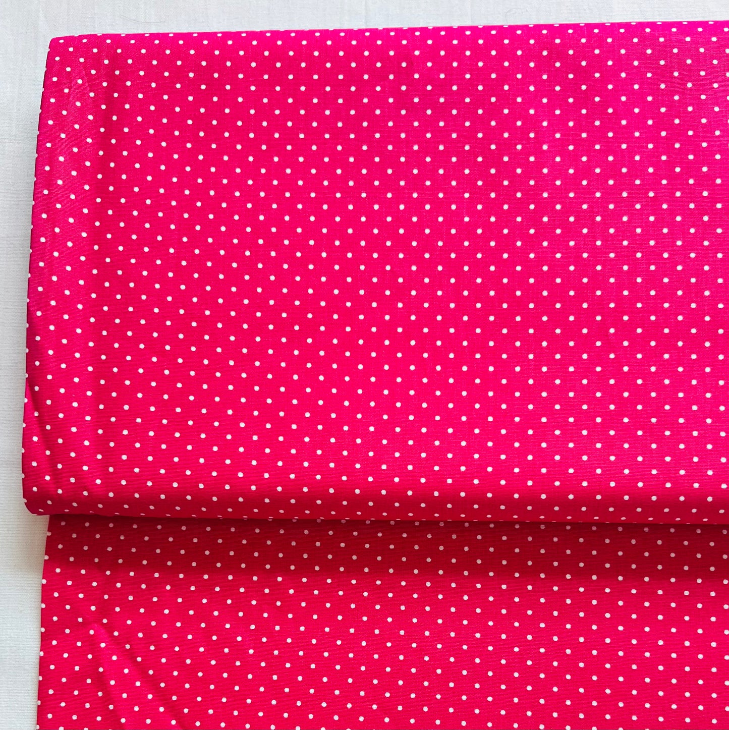 Tissu en coton ROSE à pois blancs de 2 mm, largeur 140 cm, tissu à pois