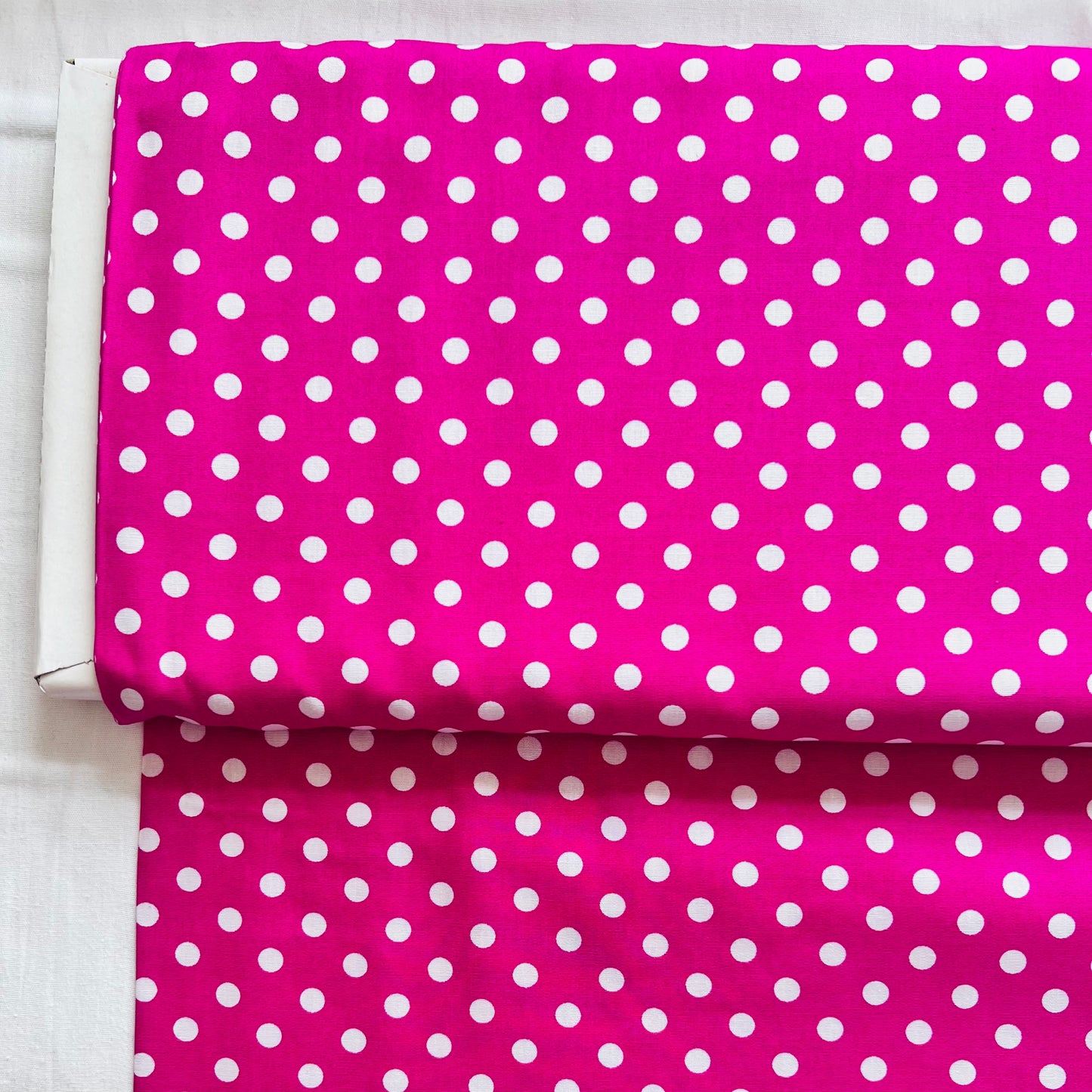 Tissu en coton ROSE à pois blancs de 7 mm, largeur 140 cm, tissu à pois