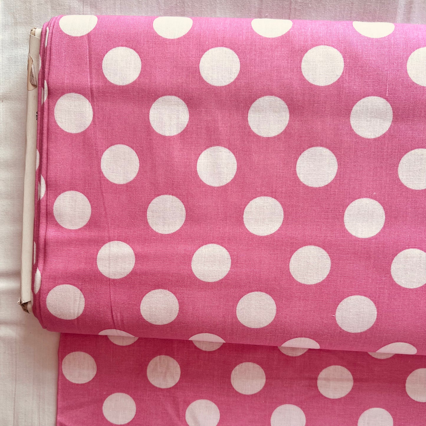 Tissu en coton ROSE à pois blancs 20 mm MAXI DOTS, 140 cm de large, tissu à pois