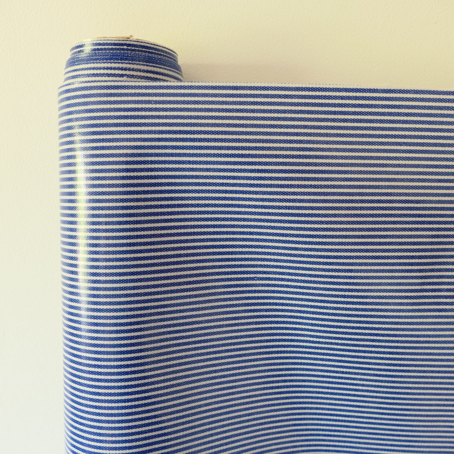 AU MAISON Wachstuch Stripe Cobalt Blue blaue schmale Streifen, beschichtete Baumwolle