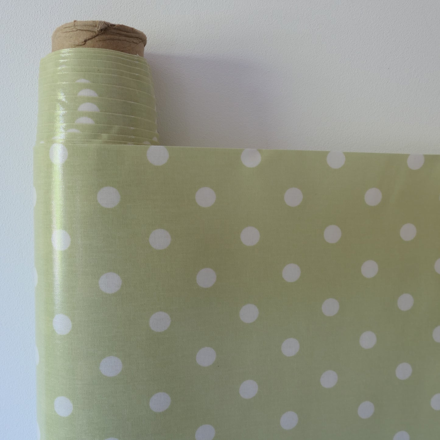 AU MAISON Wachstuch Dots Big Dusty Green Grüne Tupfen hellgrün, beschichtete Baumwolle