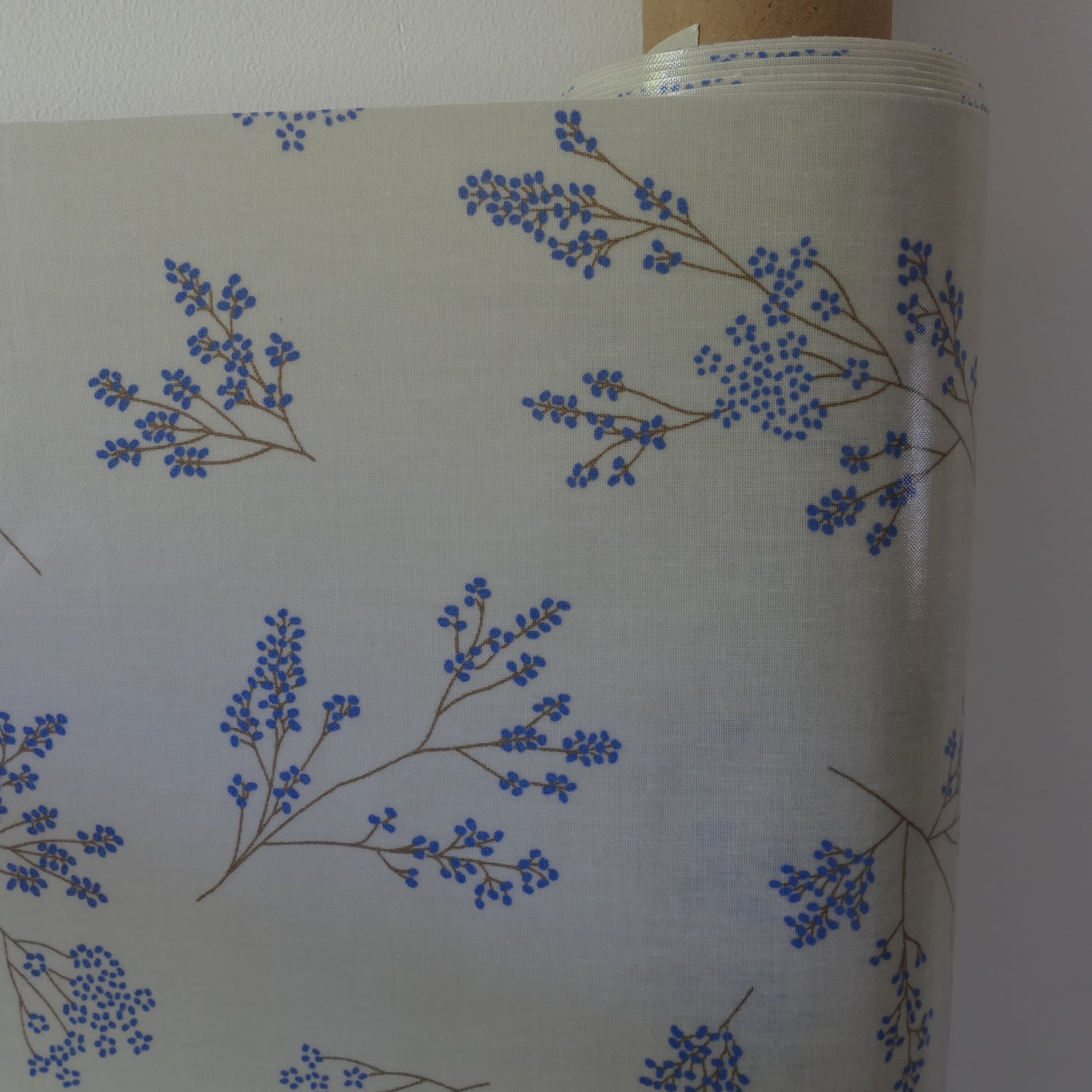 Au Maison Baumwollstoff Alberte French Blue Blumenstoff Blau Hellblau Senfgelb
