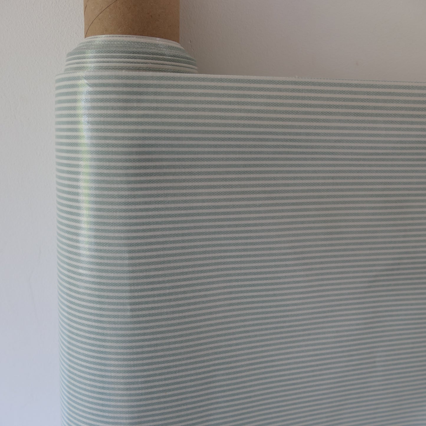 AU MAISON Wachstuch Stripe Ice Green schmale Streifen in mint, beschichtete Baumwolle