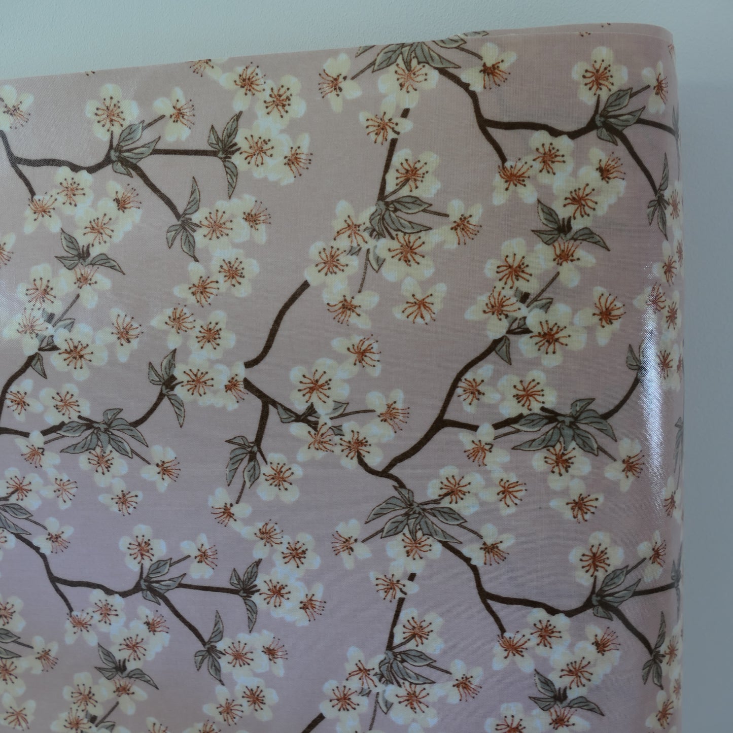 AU MAISON Wachstuch Amalie Woodrose Kirschblüten altrosa rosenholz, beschichtete Baumwolle
