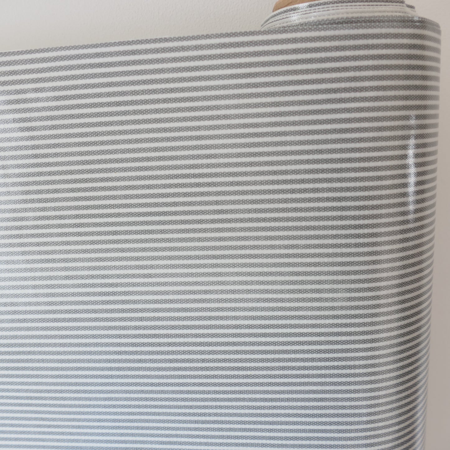 AU MAISON Wachstuch Stripe Latte schmale Streifen in beige, beschichtete Baumwolle