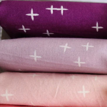 Birch Fabrics Coton Bio Mod Basic 3 WINK BLUSH Étoiles Signe Plus Rose Poudré Rose Clair