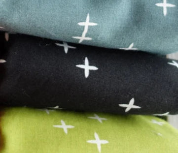 Birch Fabrics Coton Bio Mod Basic 3 WINK BLACK Étoiles Signe Plus Noir Intemporel