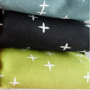 Birch Fabrics Coton Bio Mod Basic 3 WINK GRASS Étoiles Plus Signe Vert Clair Frais