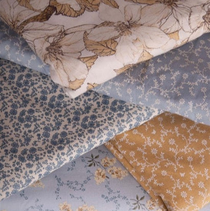 Au Maison Baumwollstoff Claire Blue Blumenstoff blau geblümt