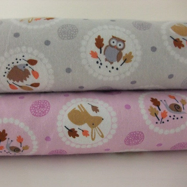 Studio E Fabrics Baumwollstoff GENTLE FOREST CIRCLE TOSS Grau – Verspielter Waldstoff mit Tieren & Kreismuster (Kopie)