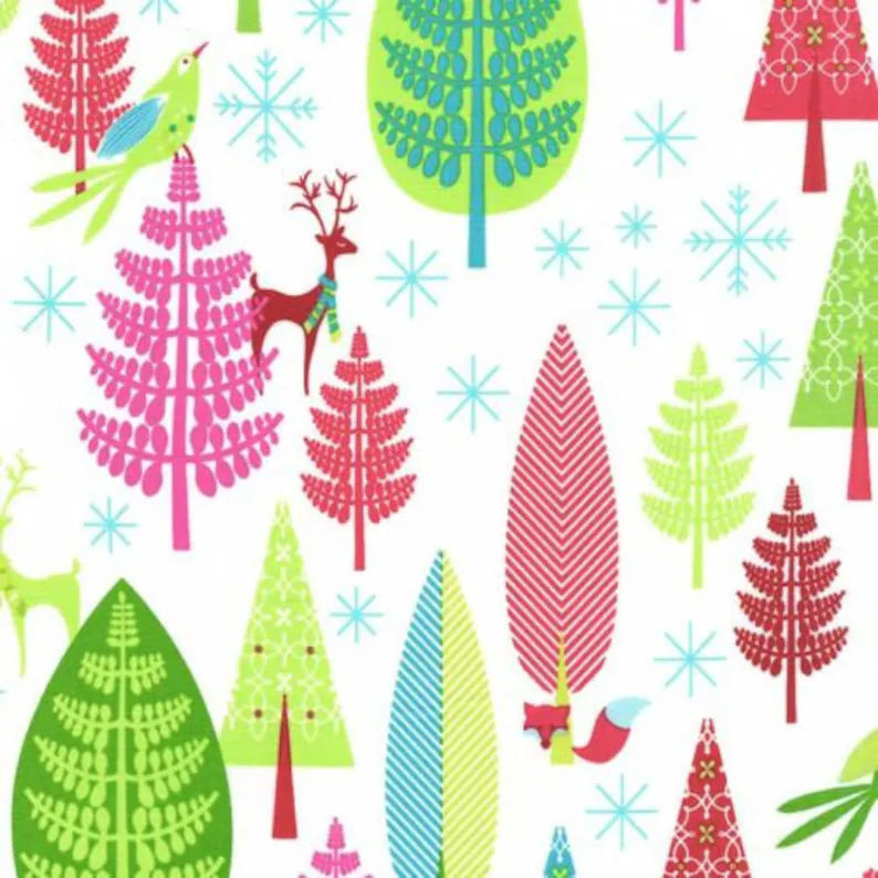 Michael Miller Baumwollstoff WINTER WOODS GARLAND – Bunter Weihnachtsstoff mit Tieren & Tannen auf Weiß