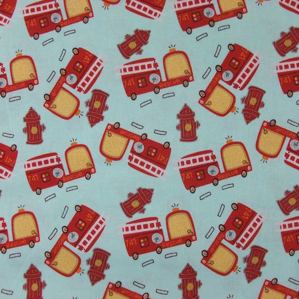 Riley Blake Baumwollstoff ON OUR WAY FIRE TRUCKS All-Over-Print mit Feuerwehrautos und Hydranten auf Teal