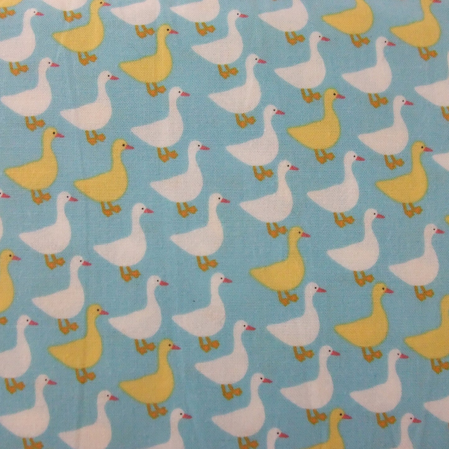 Robert Kaufman Baumwollstoff Urban Zoologie Minis GOOSE DUCK Himmelblau – Verspielter Tierstoff mit Gänse und Enten