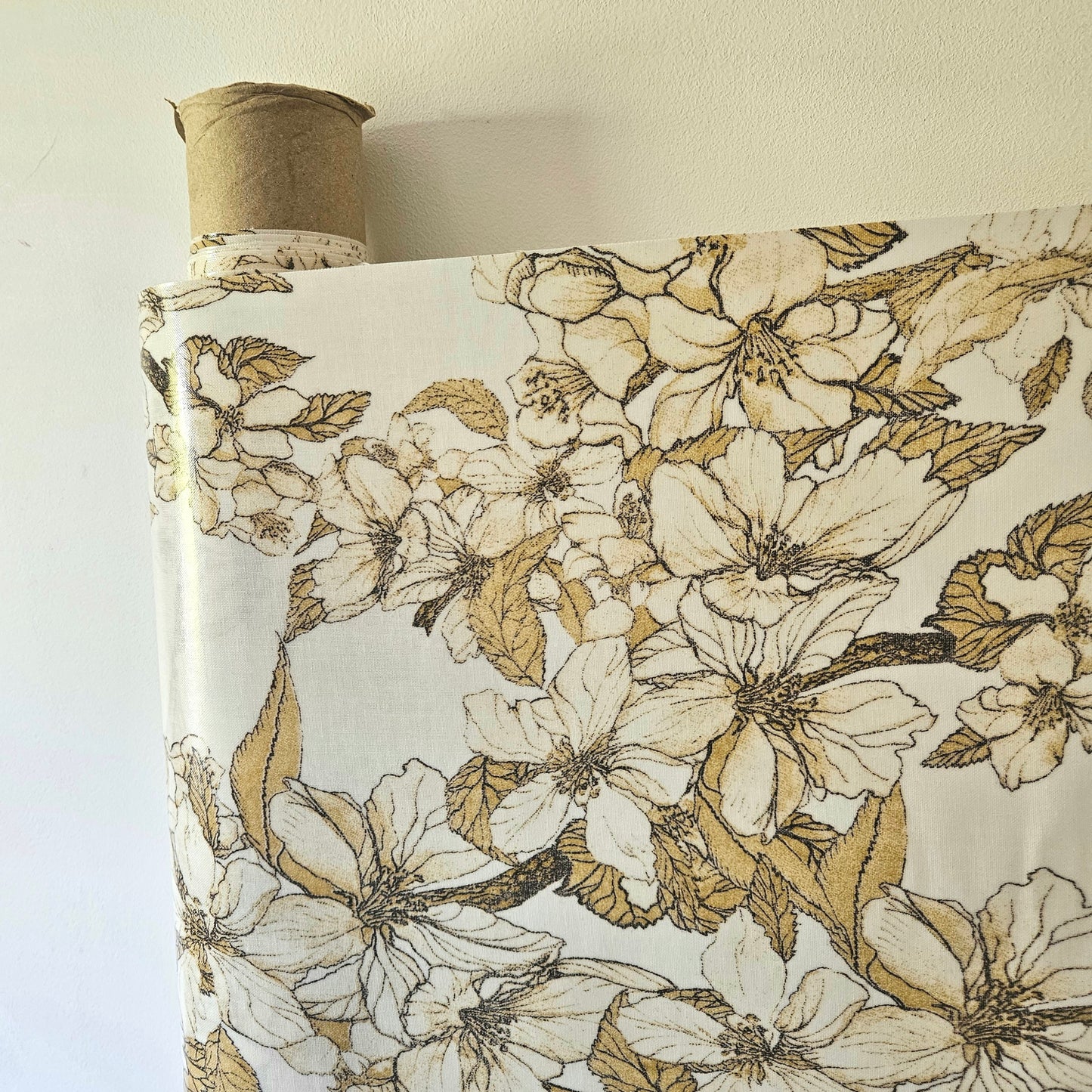 AU MAISON Wachstuch Bloom It, Blumen Sträucher, senfgelb naturweiss, beschichtete Baumwolle