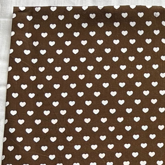 Baumwollstoff BRAUN mit weißen 5 mm HERZEN, 140 cm breit, Herzenstoff