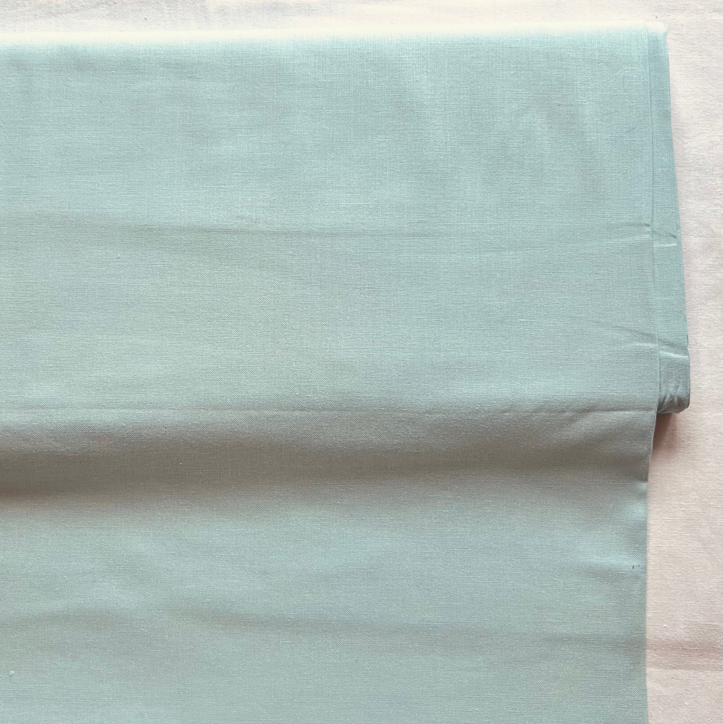Tissu coton UNI MENTHE 140 cm de large Tissu uni coton vendu au mètre