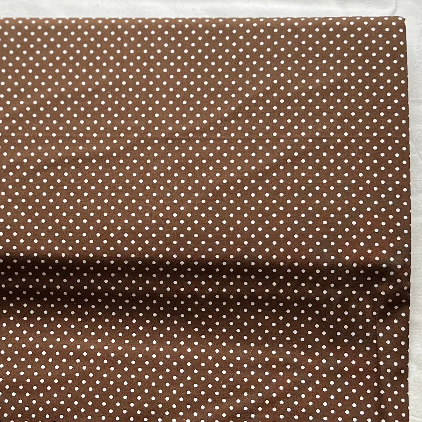 Tissu en coton MARRON à POIS blancs de 2 mm, largeur 140 cm, tissu à pois