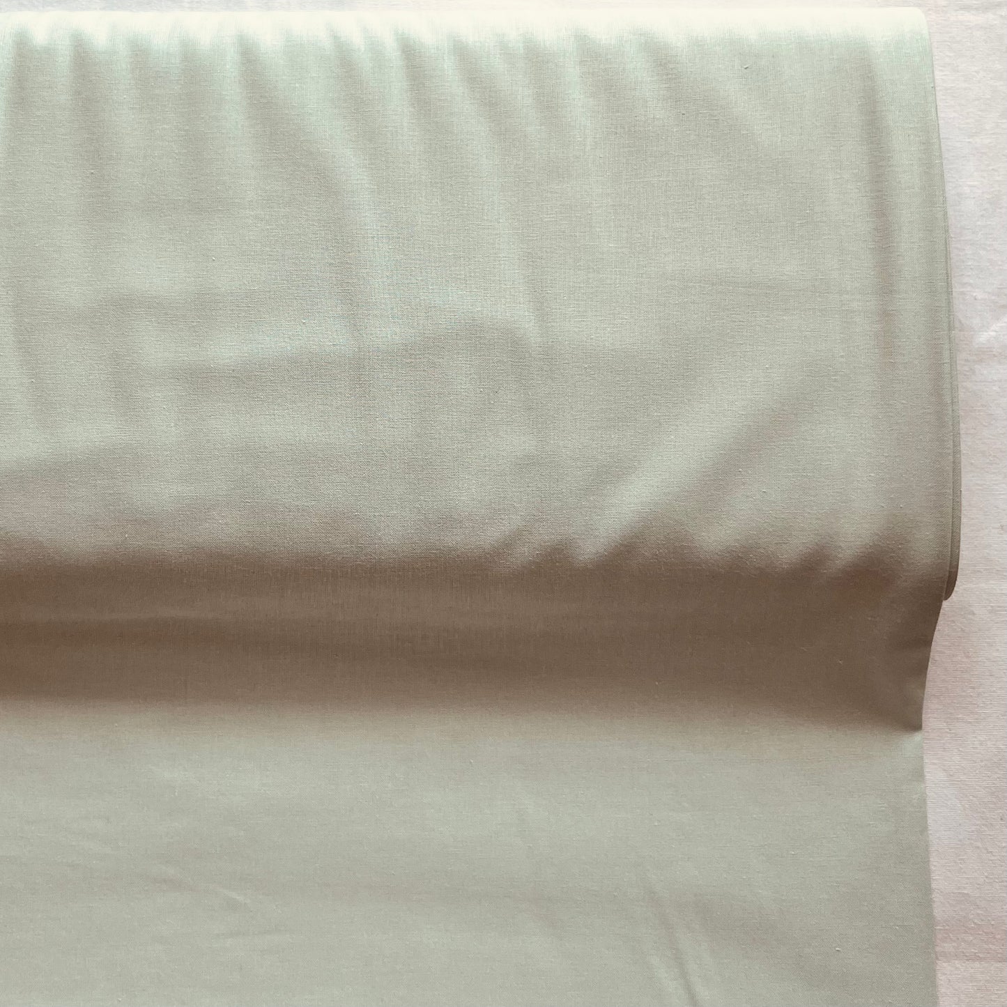 Tissu coton UNI VERT MENTHE 140 cm de large Tissu uni coton vendu au mètre