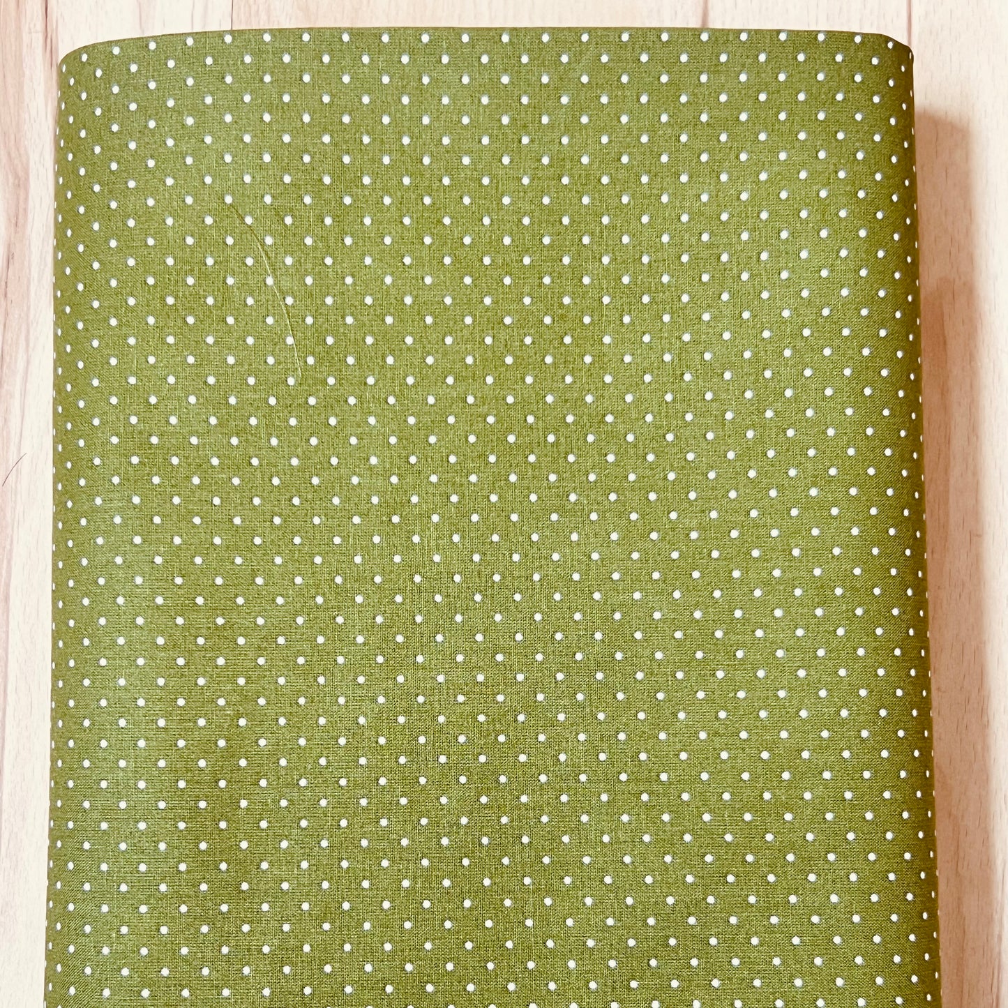 Tissu en coton KIWI GREEN à pois blancs de 2 mm, largeur 140 cm, tissu à pois