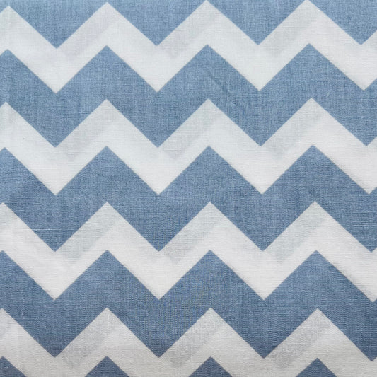 Tissu en coton CHEVRON ZIGZAG en DUSTY BLUE Vintage Blue, 140 cm de large Tissu zigzag