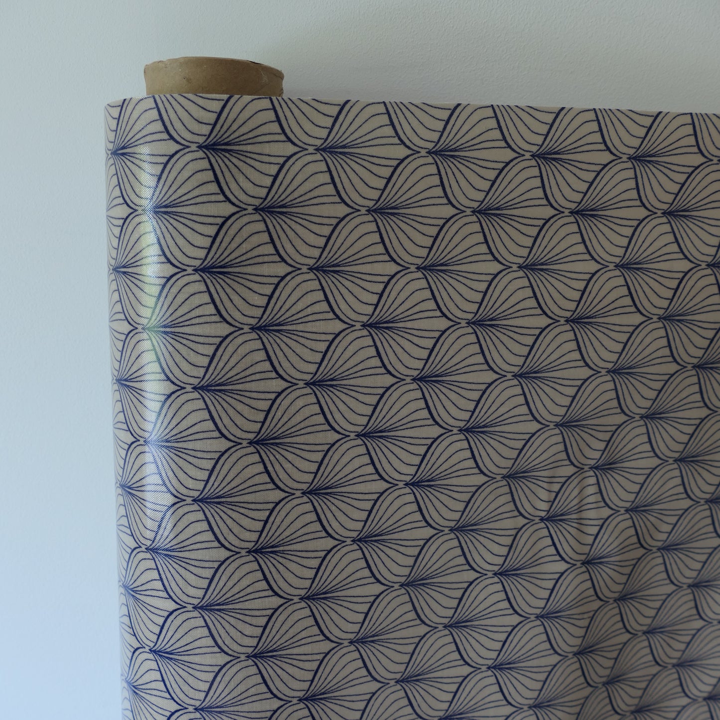 AU MAISON Wachstuch Alli Sand Navy beige dunkelblau, beschichtete Baumwolle