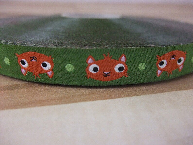 Woven ribbon EICHKATZ by Farbenmix 12 mm moss green - Eichkatze Squirrel
